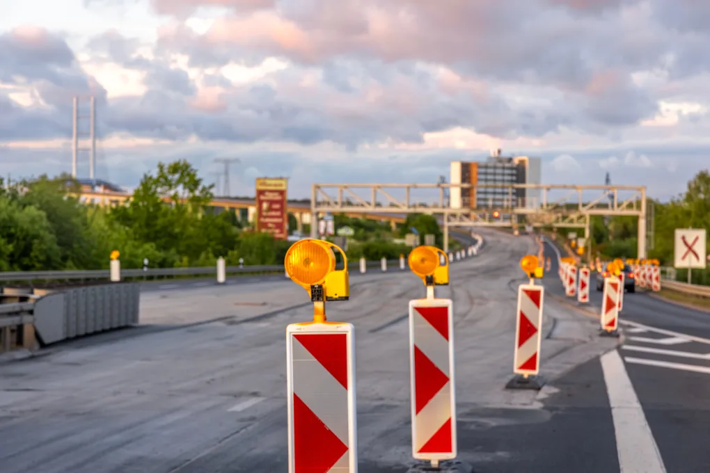 Verkehrssicherung von Arbeitsstellen an Straßen innerorts und auf Landstraßen RSA 21 - Grundausbildung